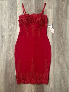 New Red Haute Monde Bodycon Lace Dress